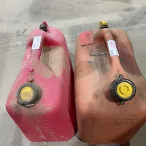 25 L gasoline cans