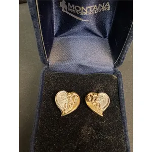^Montana Silversmith's Single Hearts Ornate Stud Earrings in Case