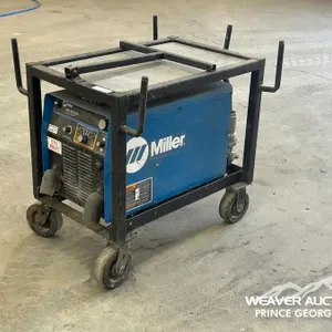 MILLER XMT 456 CC/CV WELDER