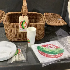 “BICKS” PICNIC BASKET WITH PLATES, CUTLERY, GLASSES AND TABLECLOTH