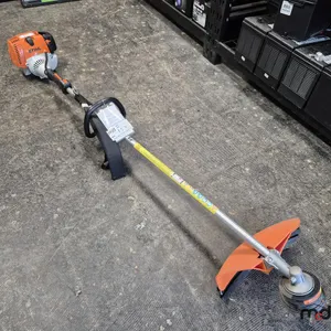 STIHL FS 110R Gas Trimmer w/ Harness
 UNRESERVED