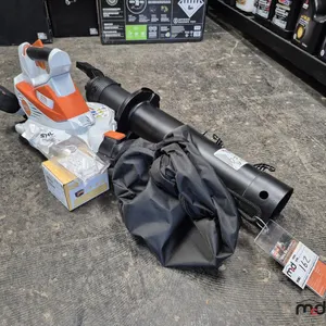 STIHL SHA 56 Electric Shredder Vac/Blower w/ Battery
 UNRESERVED