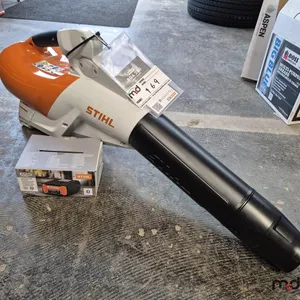 STIHL BGA 250 Electric Blower w/ Batteries
 UNRESERVED