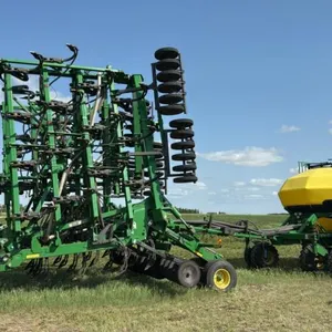 John Deere 1830 air drill with JD 1910 air cart Drill s/n725330 Cart s/n725681