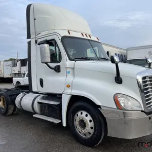 2017 Freightliner Cascadia T/A Day Cab Semi Truck
 UNRESERVED
