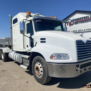 2015 Mack Tridem Sleeper Semi Truck