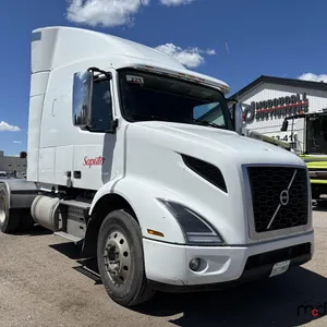 2020 Volvo VNR T/A Sleeper Semi Truck