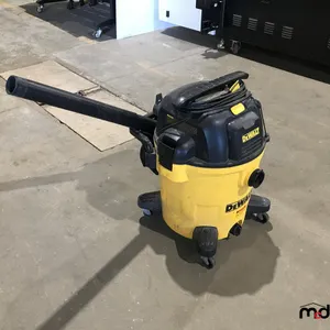 DeWalt Wet/Dry Vacuum
 UNRESERVED