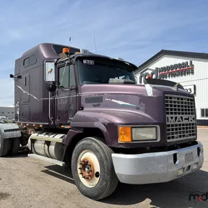 2000 Mack CH613 T/A Semi Truck
 UNRESERVED
