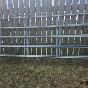 (3) 9.5' Corral Panels
 UNRESERVED