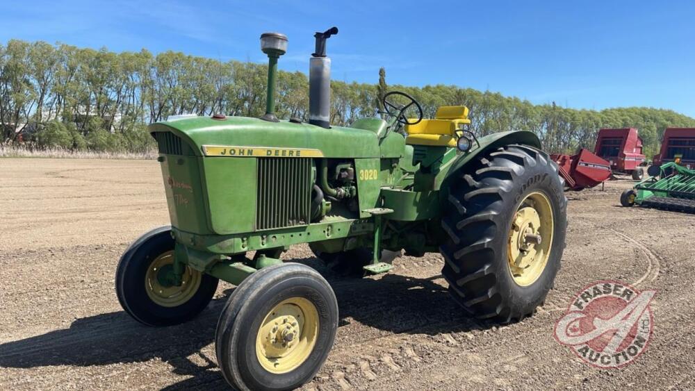 JD 3020 Gas 2WD tractor, S/N 069150R, F82