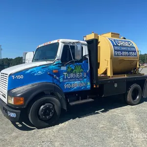 1996 International 4700 LPX 4x2 Water Truck