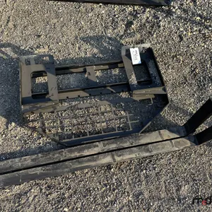 2025 GIYI GY-DHC Skid Steer Fork Attachments
 UNRESERVED