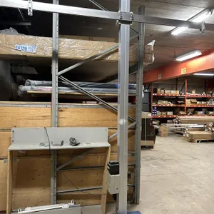 Vertical Blind Tool 
 UNRESERVED