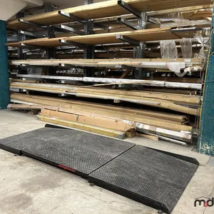 Platform Scale w/ Display 
 UNRESERVED