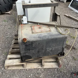 Fuel Tank w/ Bracket
 UNRESERVED
