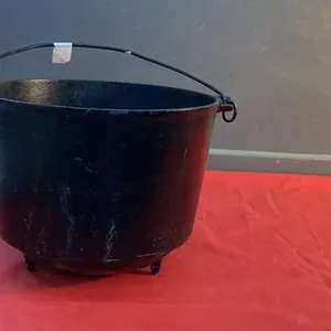 CAST IRON 3-LEGGED  POT W/ HANDLE