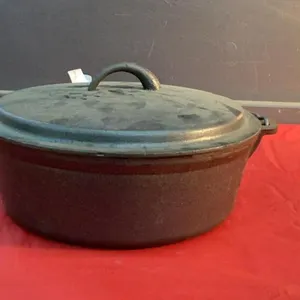 CAST IRON POT W/ LID & HANDLE