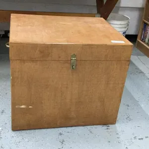 WOOD CHEST