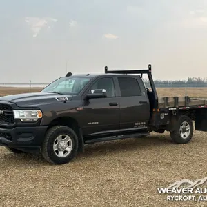 2019 DODGE RAM 3500 CREW CAB FLATBED TRUCK