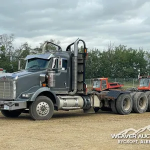 2013 KENWORTH T800 TRI DRIVE TRUCK TRACTOR