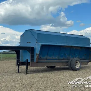 MIAMI WELDING 1000 BUSHEL CREEP FEEDER