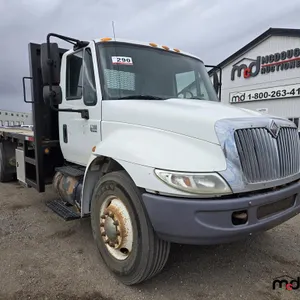 2006 International 4300 S/A Flat Deck Truck
 UNRESERVED