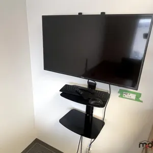 42" Samsung TV w/ Wall Shelf
 UNRESERVED