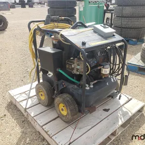 John Deere AC-2000EH Pressure Washer
 UNRESERVED