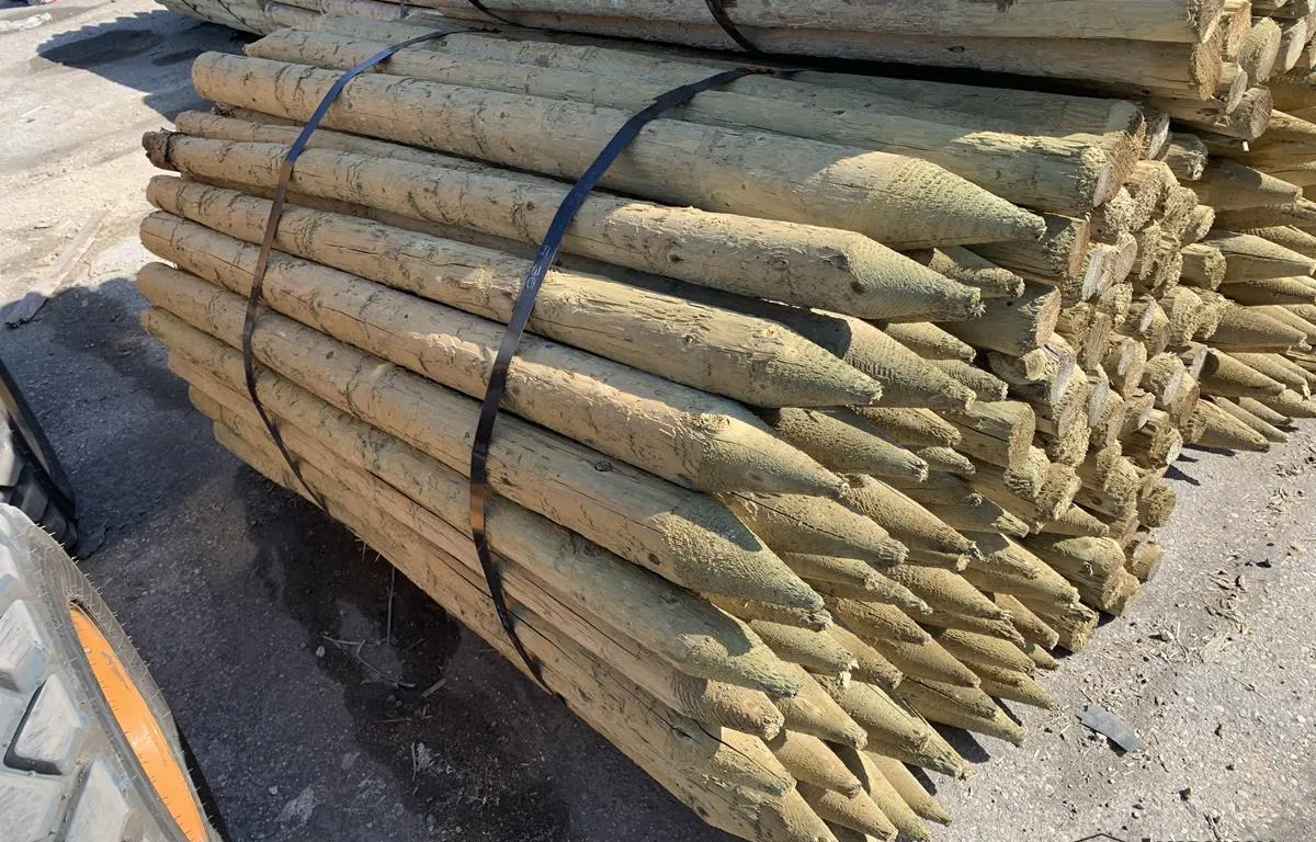 Lift of 4 x 6' Pressure Treated Posts UNRESERVED - Aucteeno