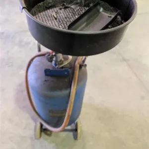 Portable Oil Dispenser
 UNRESERVED