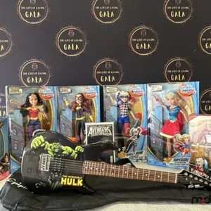 Superhero Pack - Hulk Guitar, Comic Books, Super Hero Dolls Including Batgirl, Wonder Women, Super Girl & Harley Quinn  (Winmar)
 UNRESERVED
