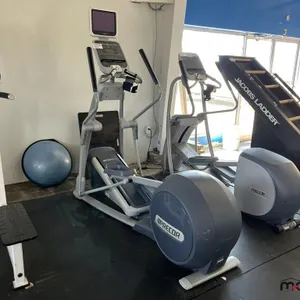Precor EFX556i Elliptical w/ LCD Display
 UNRESERVED