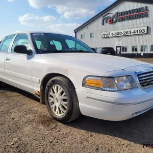 2004 Ford Crown Victoria Car
