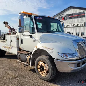 2005 International 4300 Truck w/ Jerr-Dan Wrecker Body Truck 
 UNRESERVED
