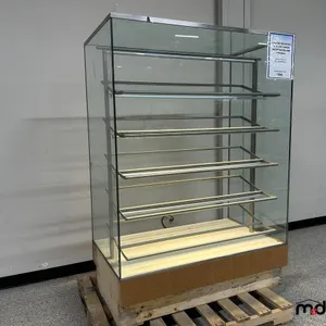 4' Display Case
 UNRESERVED