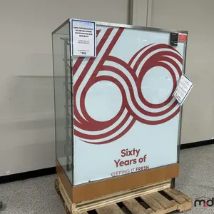 4' Display Case
 UNRESERVED