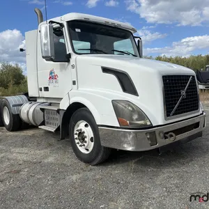 2011 Volvo VNL T/A Day Cab Semi Truck
 UNRESERVED