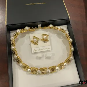 Fifth Avenue Collection (1) Pearl & Gold Necklace Set with Swarovski Crystals Value $98
 UNRESERVED