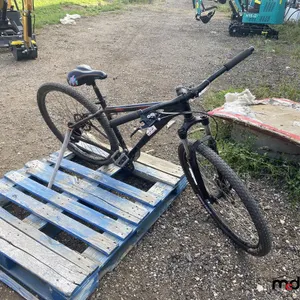 Unknown Bicycle
 UNRESERVED