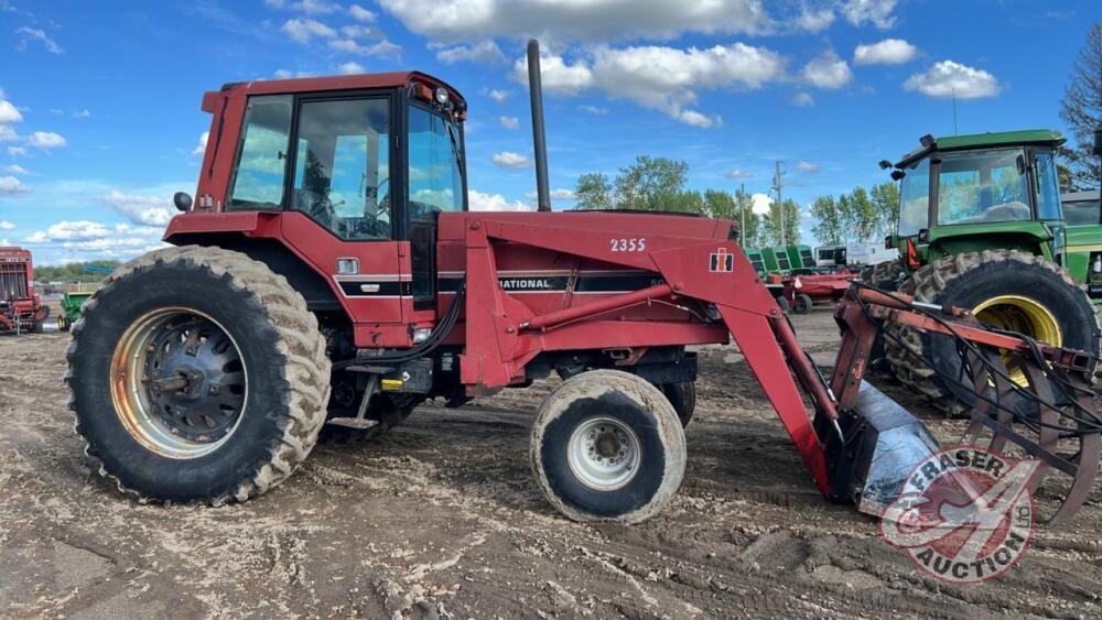 IH 5088 2WD tractor, S/N 5820, F146