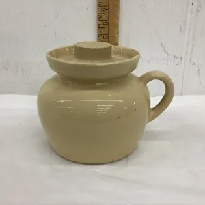 ROSEVILLE POTTERY JUG W/ LID