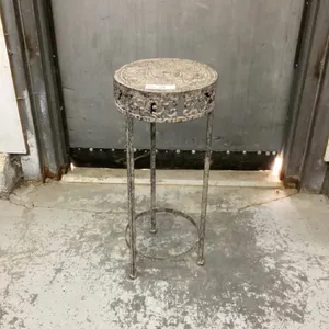 METAL PLANT STAND