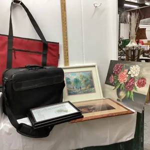 BOX OF FRAMES/PICTURES, COMPUTER BAG, INSULATED TOTE BAG