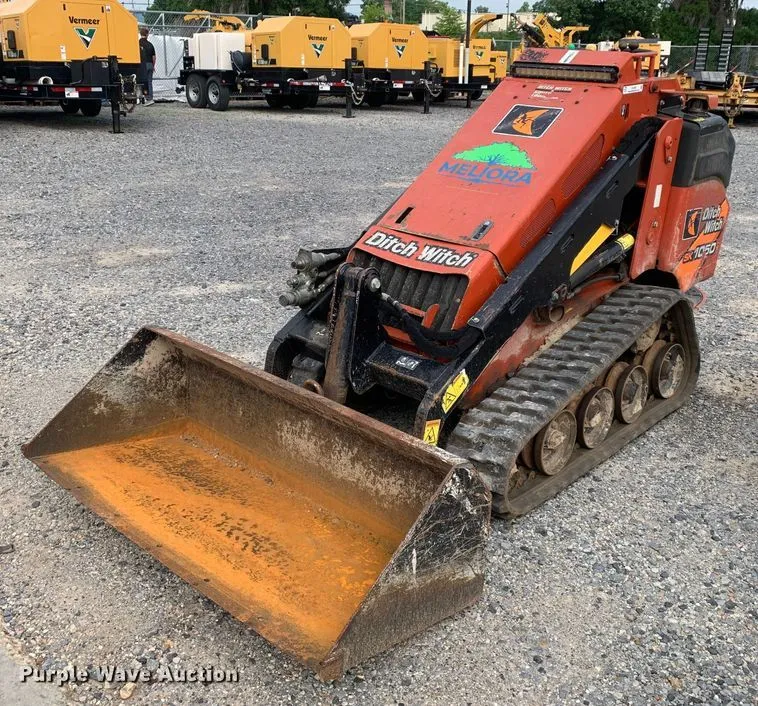 2019 Ditch Witch SK1050 compact utility loader - Aucteeno