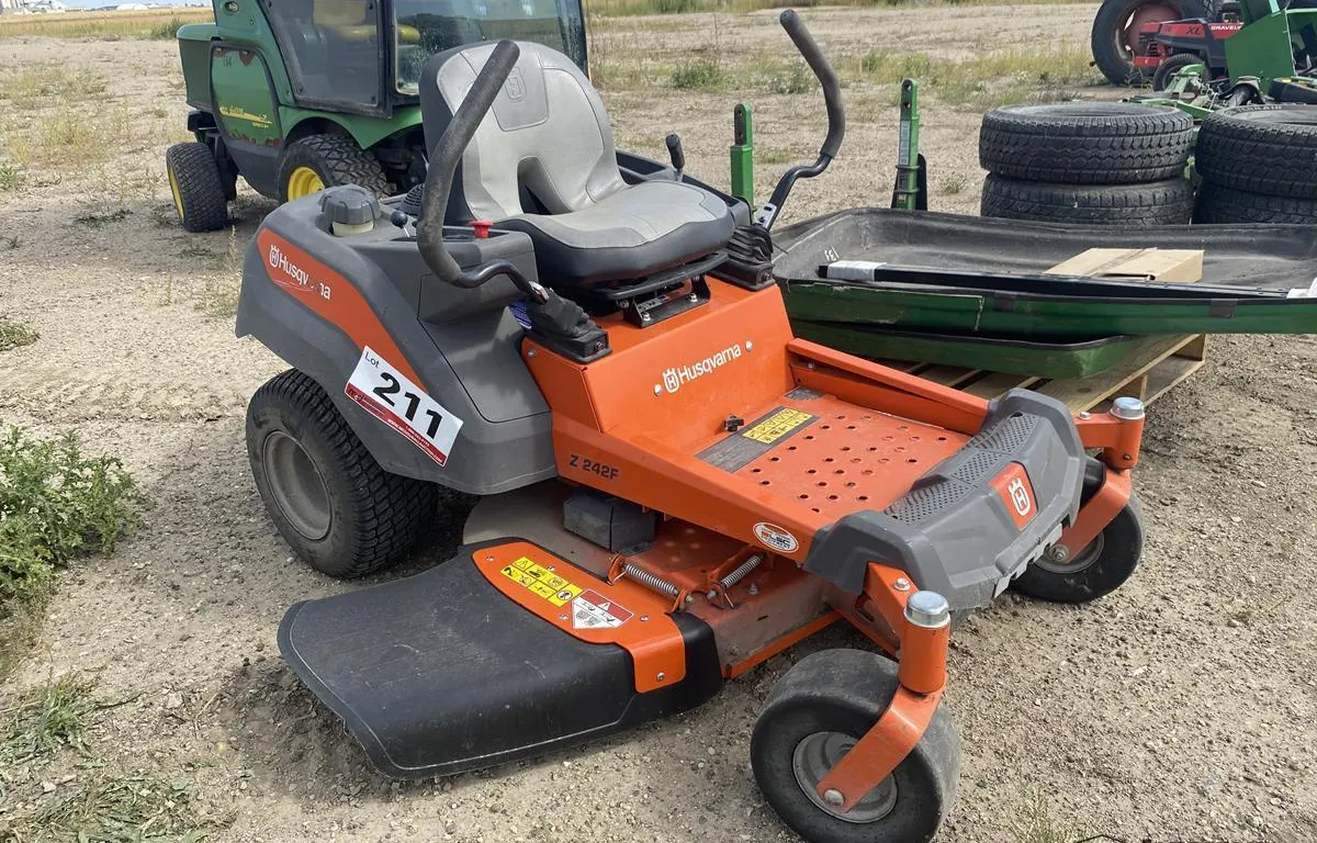 Husqvarna Z242F Zero Turn Mower UNRESERVED - Aucteeno
