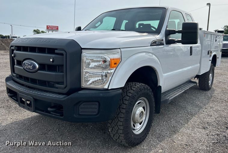 2015 Ford F250 Super Duty  SuperCab utility bed pickup truck