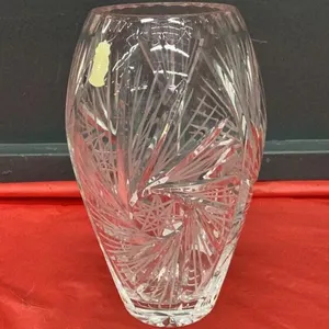 PINWHEEL CRYSTAL VASE