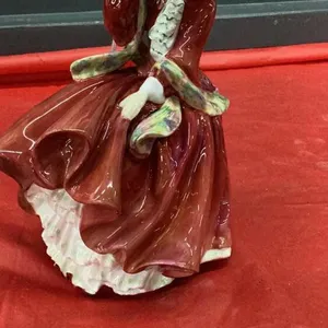 ROYAL DOULTON FIGURINE- TOP OF THE HILL