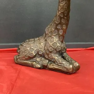GIRAFFE SCULPTURE